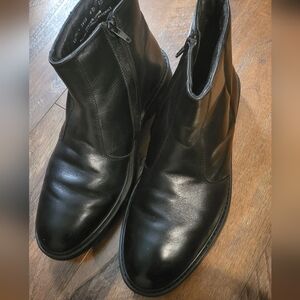 Bass Black Leather Men's Boots. Size 8. Good Condition